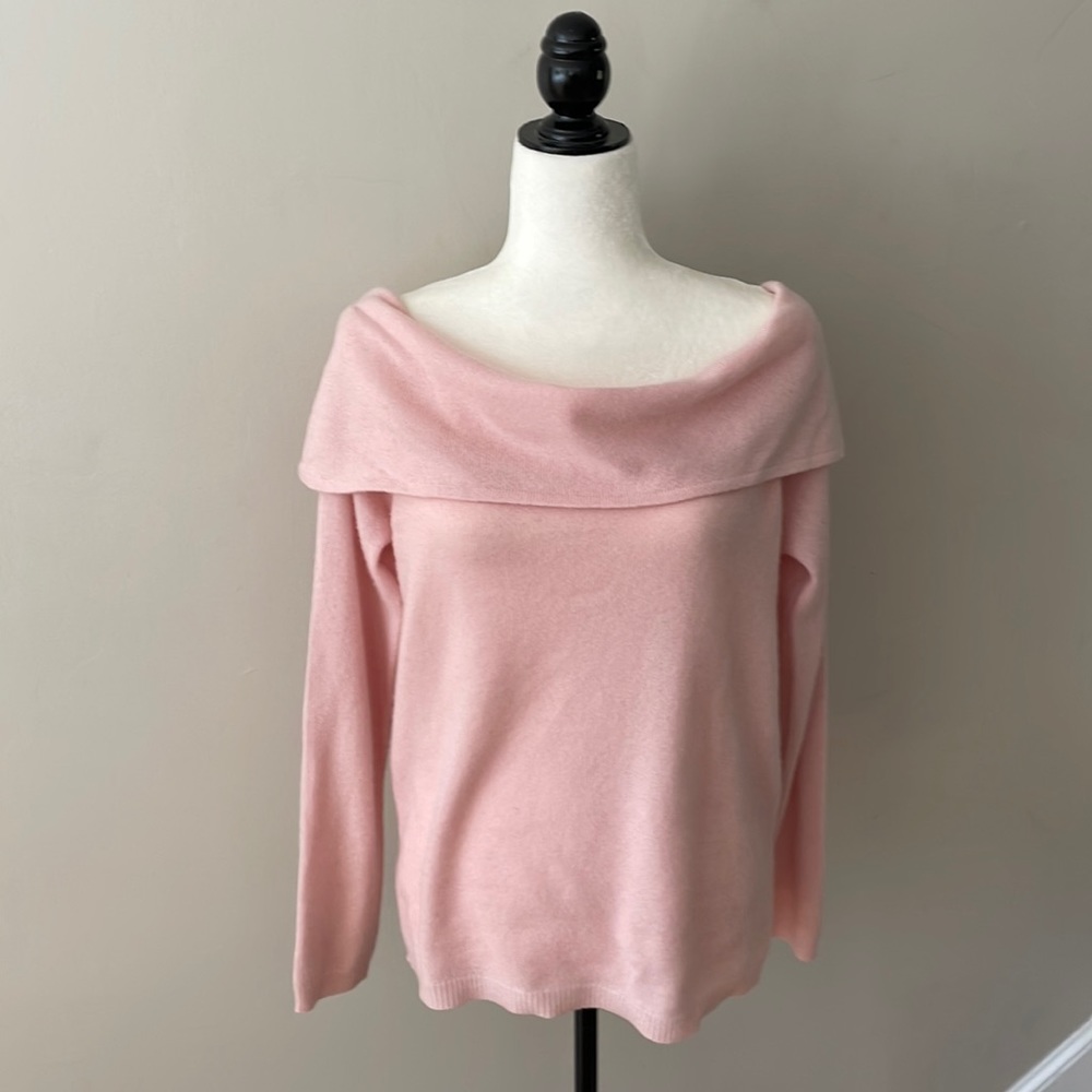 🌸BCBGMaxAzria gorgeous pink cashmere off-the-shoulder sweater 🌸